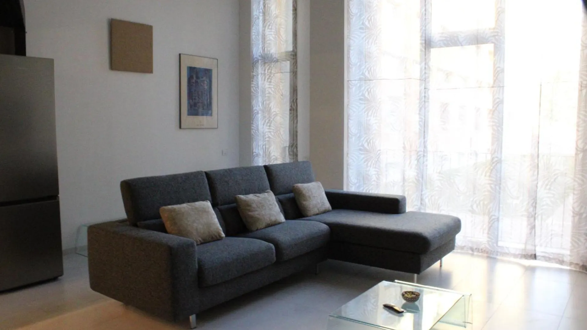 Milan Space Loft - Apartment Close To M5 Subway - Free Parking - Sky & Netflix Tv 0*,  Italien
