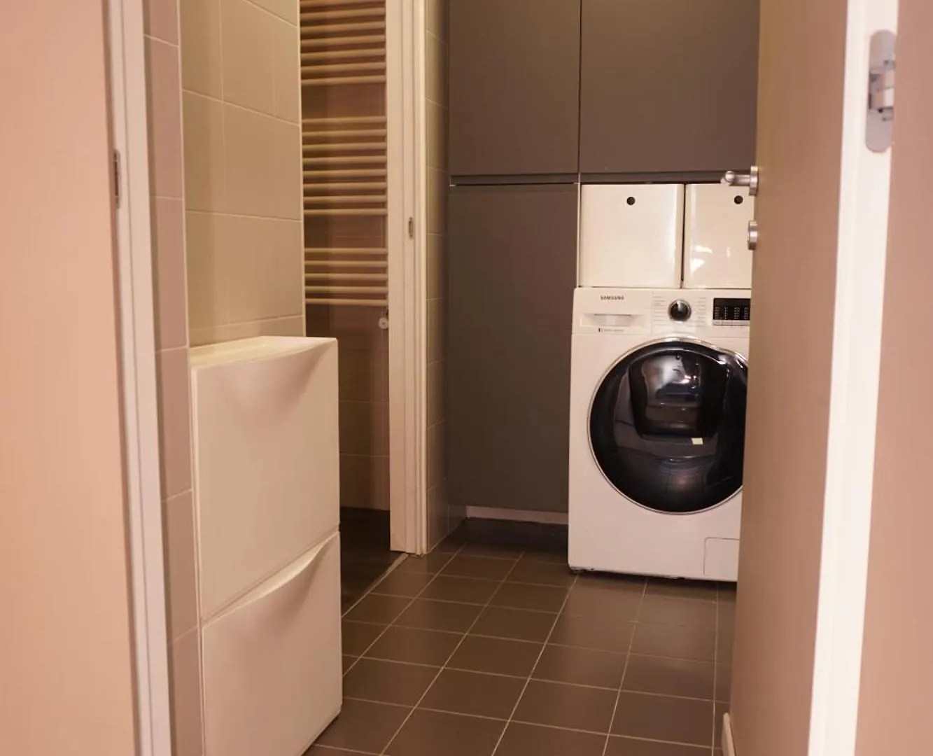 Milan Space Loft - Apartment Close To M5 Subway - Free Parking - Sky & Netflix Tv