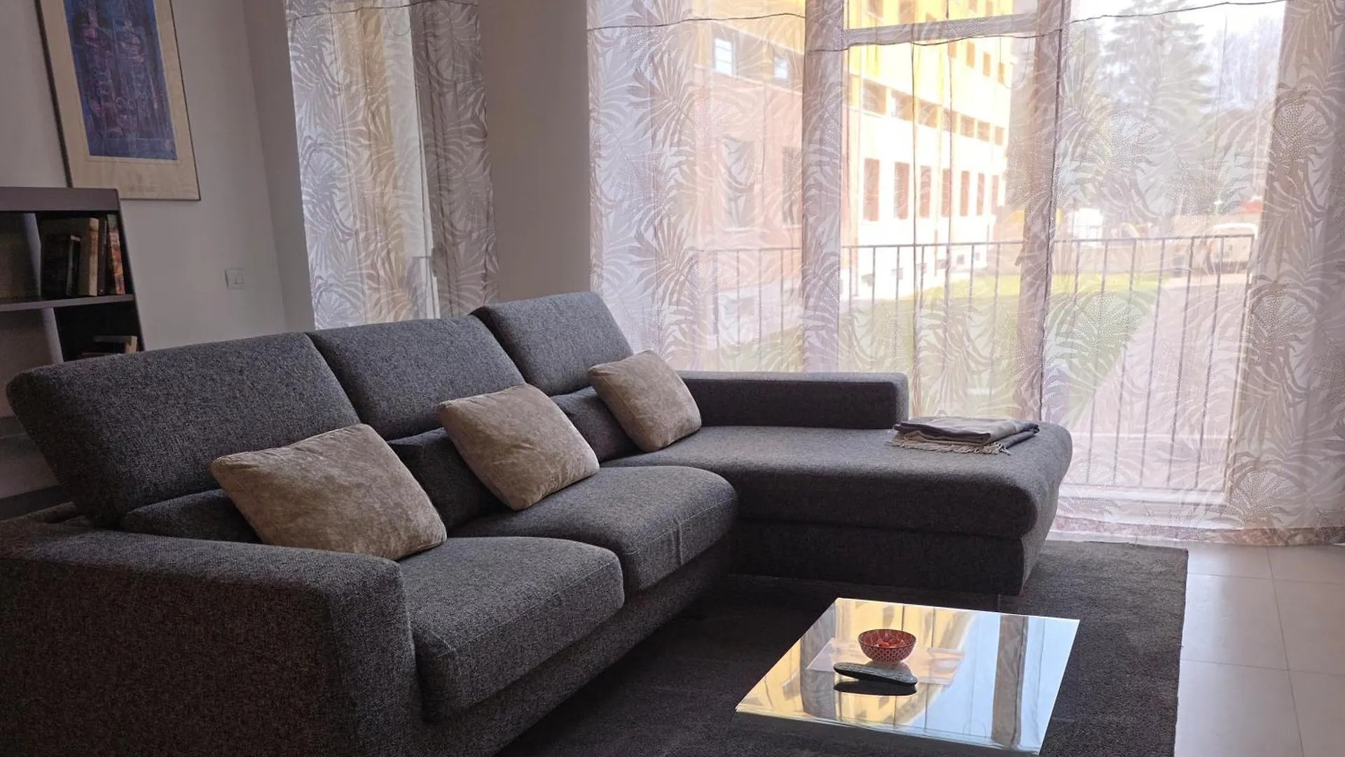 Milan Space Loft - Apartment Close To M5 Subway - Free Parking - Sky & Netflix Tv