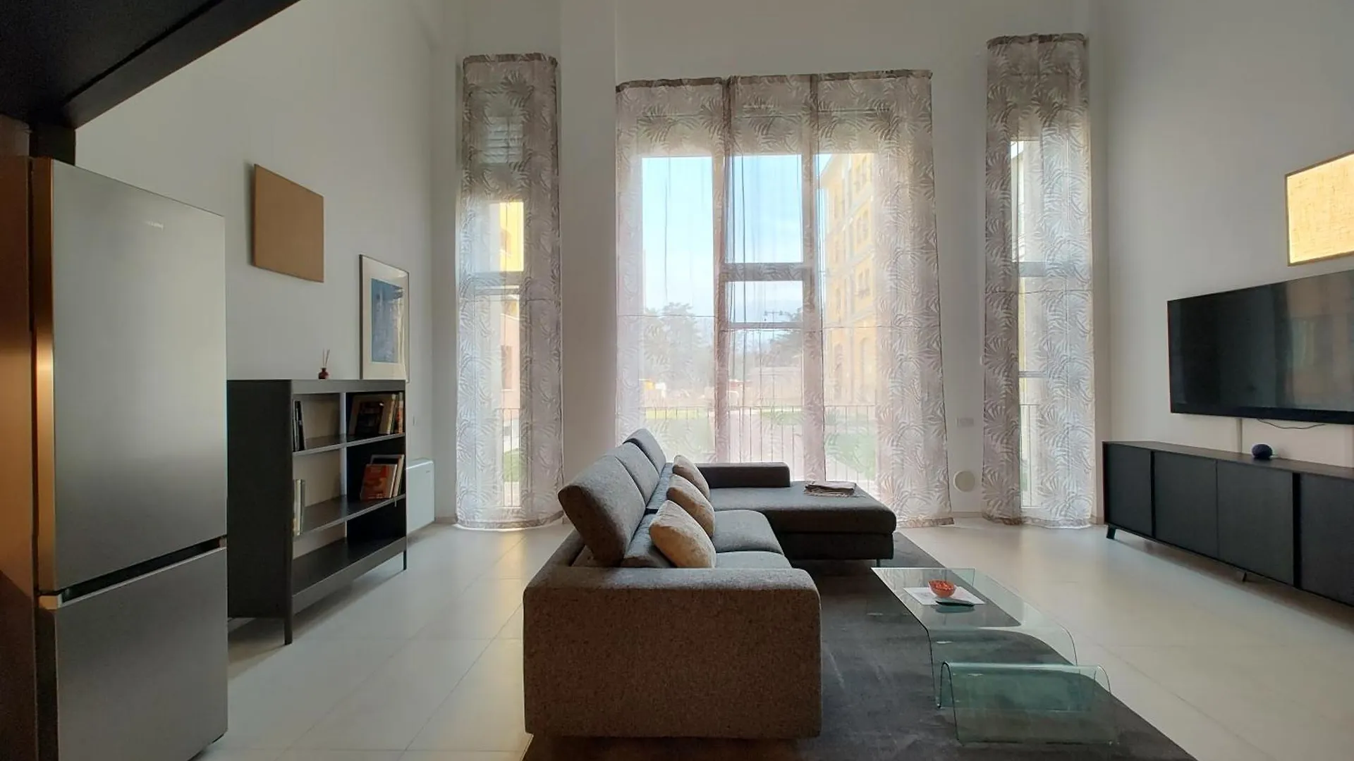 Milan Space Loft - Apartment Close To M5 Subway - Free Parking - Sky & Netflix Tv Italien
